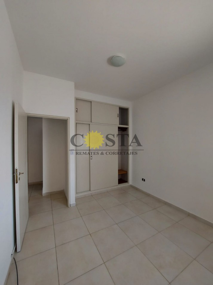 DEPARTAMENTO, DE 2 DORMITORIOS S/COCHERA. MICROCENTRO, S/CALLE BOLIVAR. VENTA. POSADAS, MISIONES.