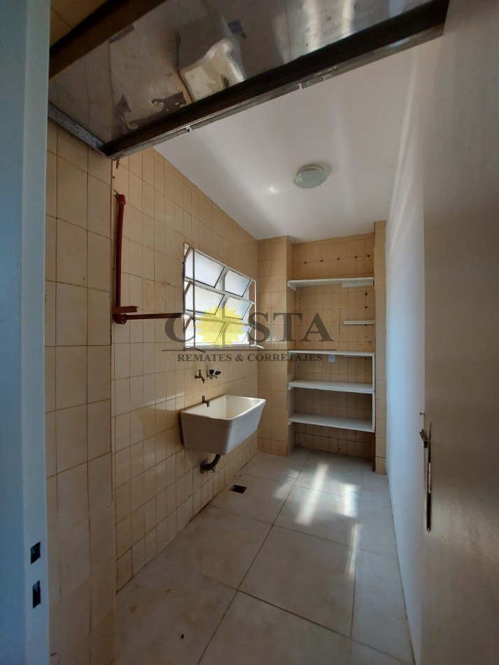 DEPARTAMENTO, DE 2 DORMITORIOS S/COCHERA. MICROCENTRO, S/CALLE BOLIVAR. VENTA. POSADAS, MISIONES.