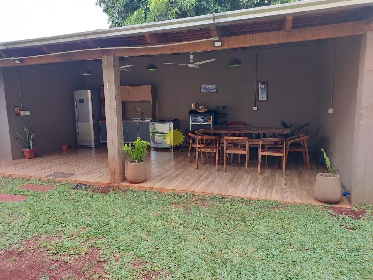 BELLO CHALET DE 3 DORMITORIOS, EN JARDIN AMERICA. MISIONES