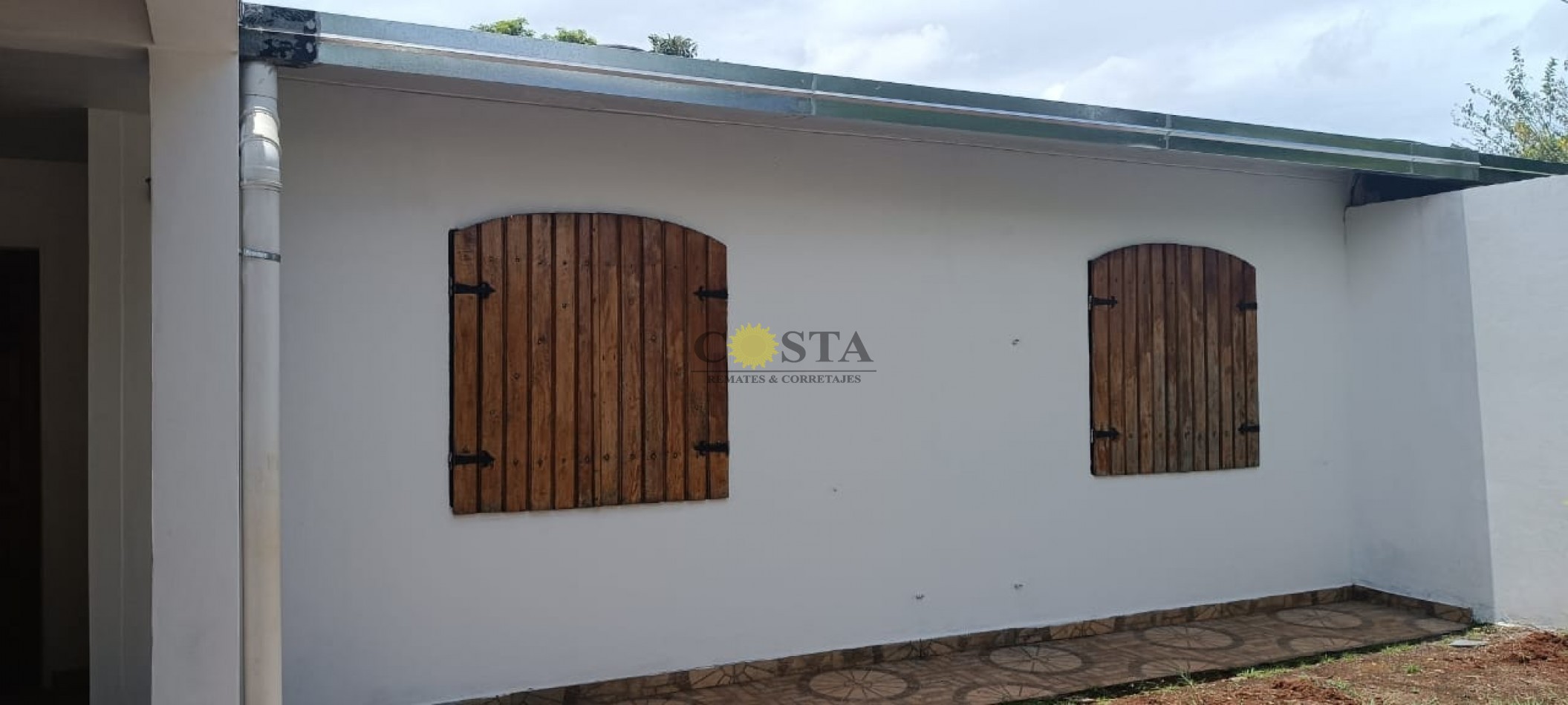 IMPECABLE CASA DE 3 DORMITORIOS C/COCHERA. BARRIO JUDICIAL. POSADAS. MISIONES