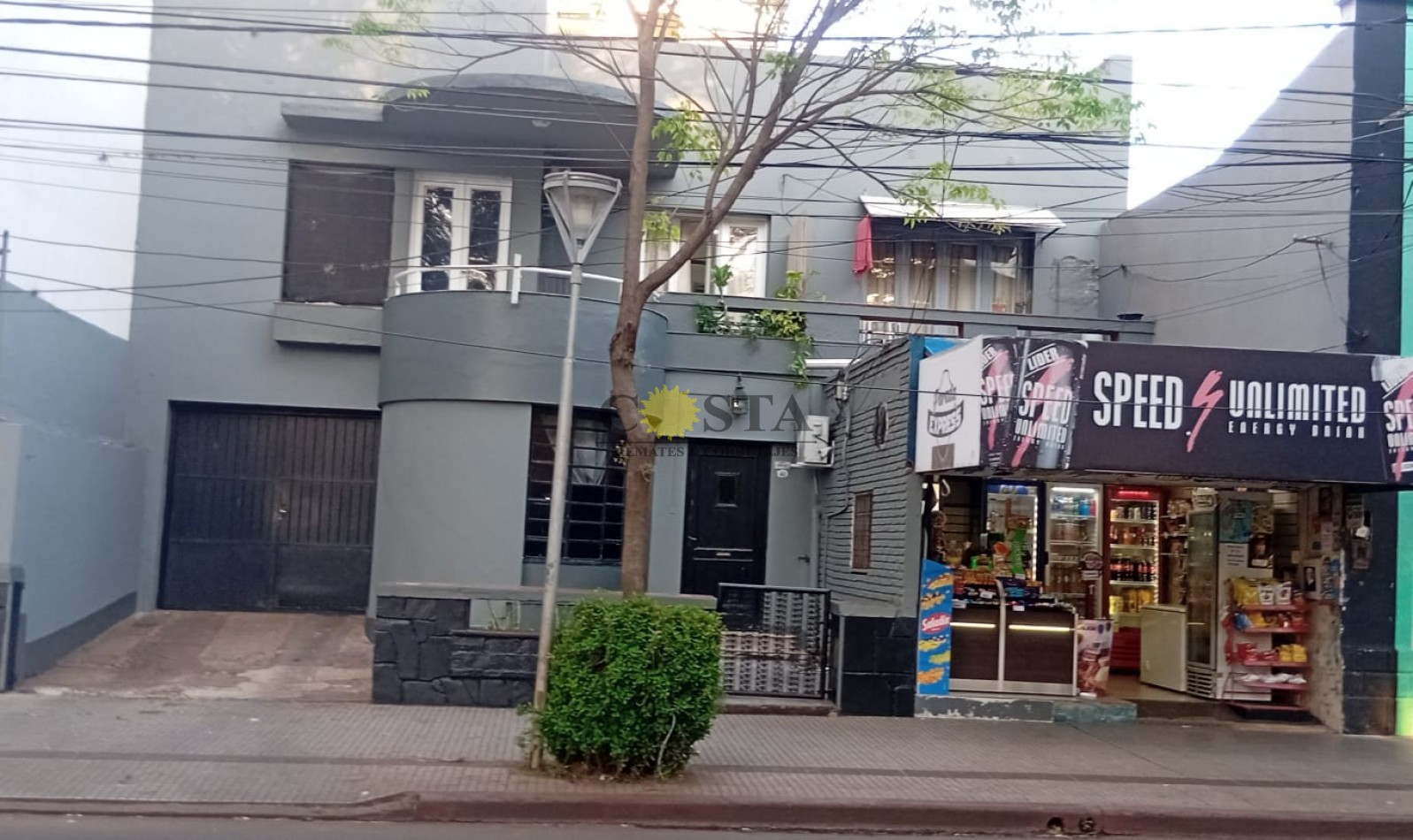 ANTIGUO CHALET A RECICLAR FRENTE A LA PLAZA SAN MARTIN. POSADAS, MISIONES. VENTA