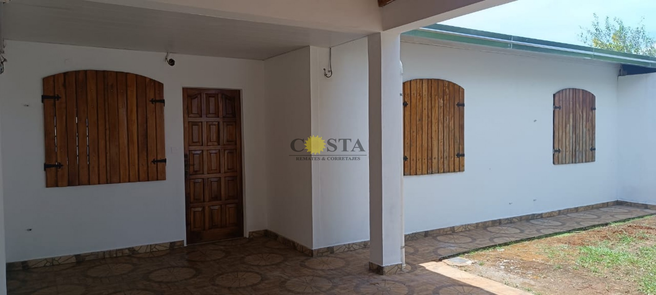 IMPECABLE CASA DE 3 DORMITORIOS C/COCHERA. BARRIO JUDICIAL. POSADAS. MISIONES