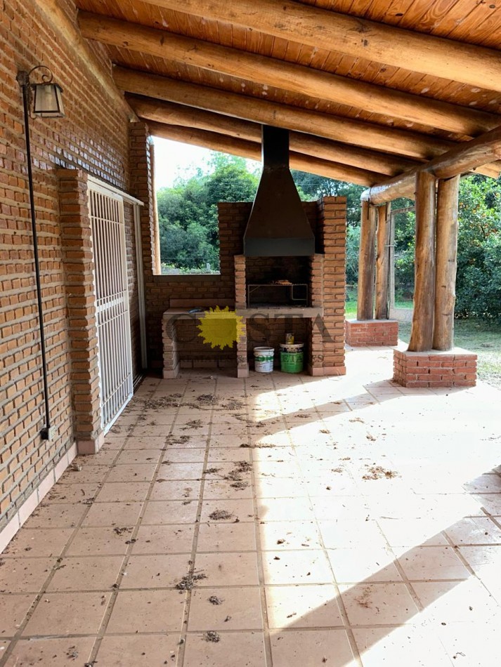 BELLA CABAÑA DE 2 DORMITORIOS Y COCHERA + OTRO LOTE. SANTA TECLA. CORRIENTES