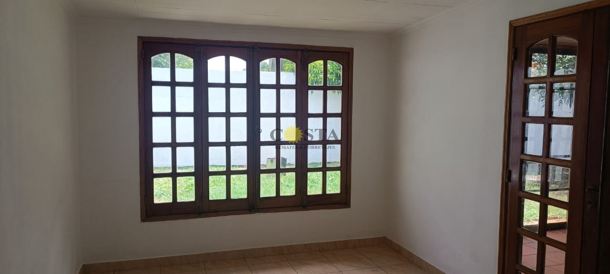 IMPECABLE CASA DE 3 DORMITORIOS C/COCHERA. BARRIO JUDICIAL. POSADAS. MISIONES