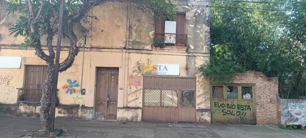 CASA ANTIGUA A RECICLAR S/CALLE BUENOS AIRES. VENTA POSADAS MISIONES