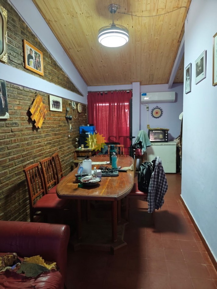 CASA DE 2 DORMITORIOS Y COCHERA A 250,00 MTS. DE COSTANERA. POSADAS. MISIONES