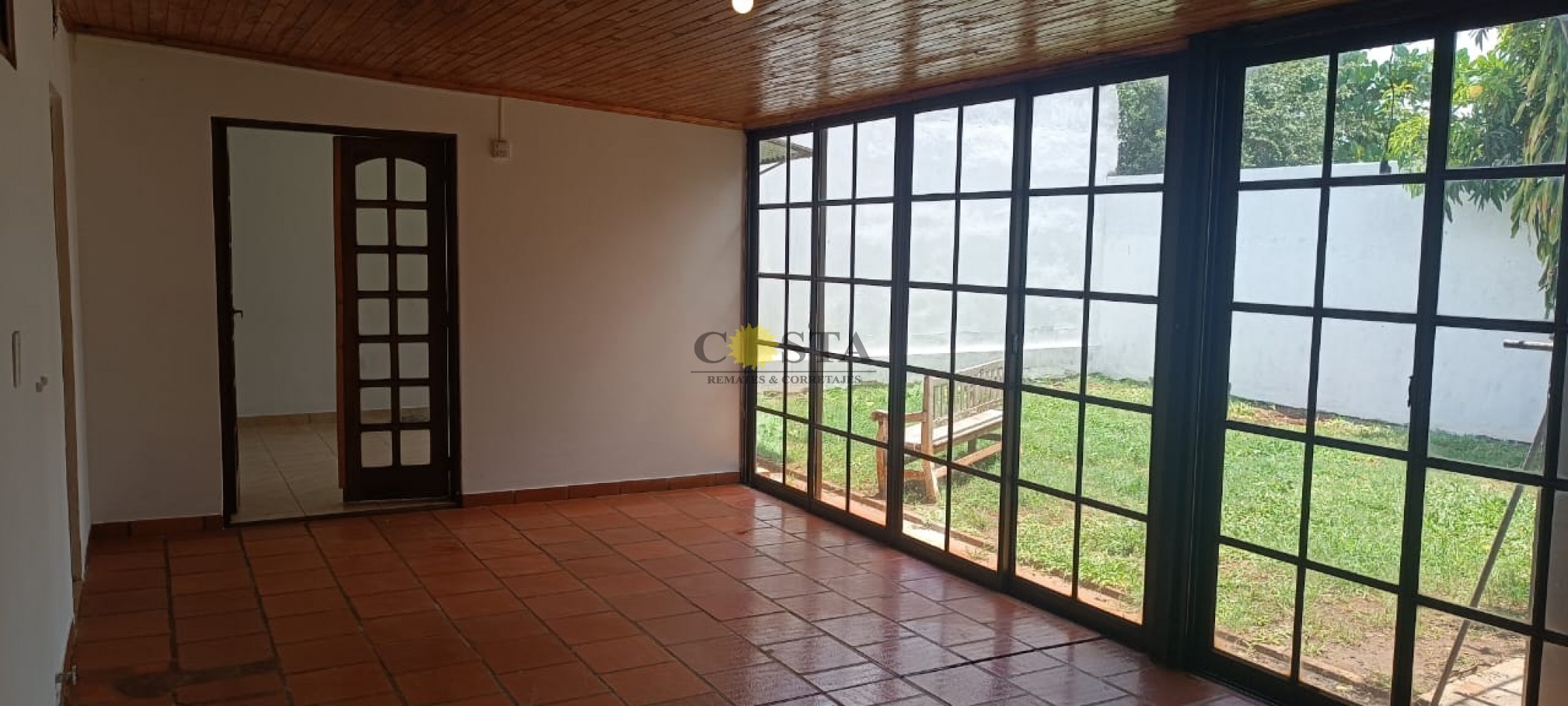 IMPECABLE CASA DE 3 DORMITORIOS C/COCHERA. BARRIO JUDICIAL. POSADAS. MISIONES