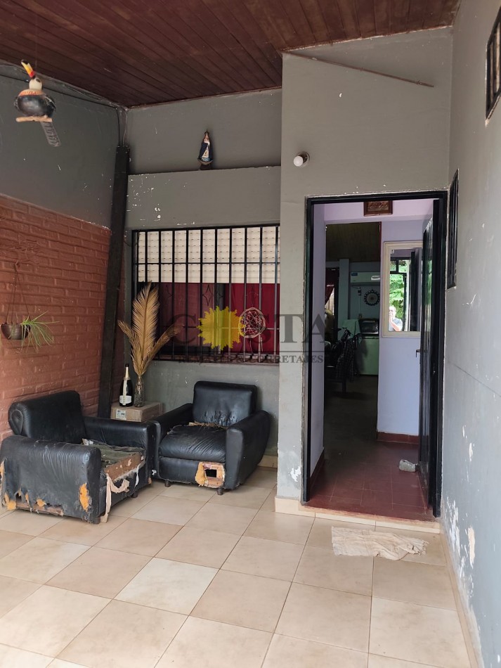 CASA DE 2 DORMITORIOS Y COCHERA A 250,00 MTS. DE COSTANERA. POSADAS. MISIONES