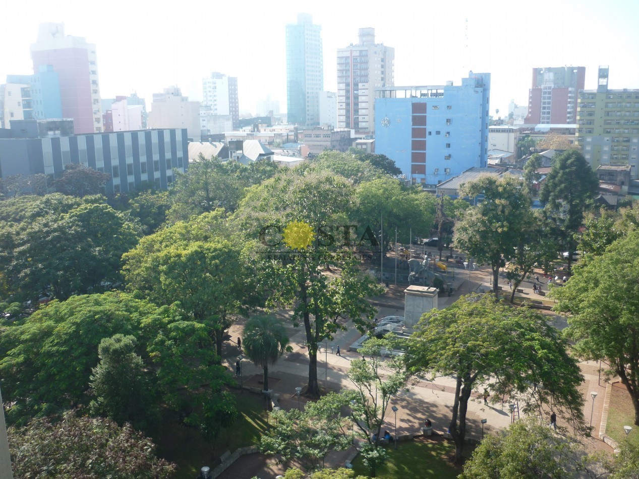 AMPLIO DEPARTAMENTO DE 4 DORM./COCHERA Y TERRAZA EN MICROCENTRO. POSADAS, MISIONES