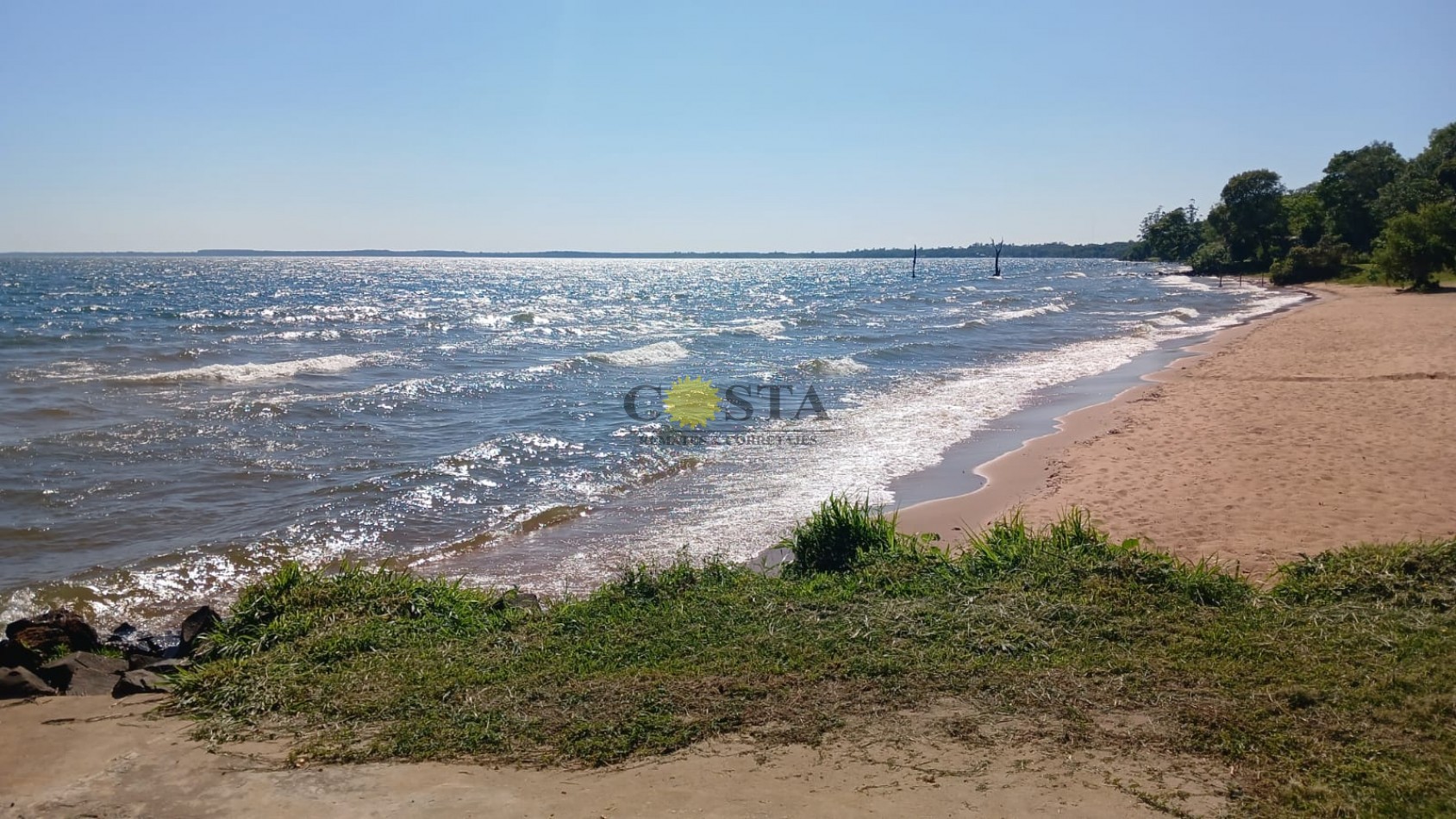 MAGNIFICA CASA A 50 MTS. DE PLAYA. VENTA. SANTA TECLA. ITUZAINGO. CORRIENTES