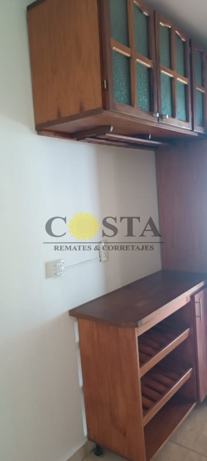 IMPECABLE CASA DE 3 DORMITORIOS C/COCHERA. BARRIO JUDICIAL. POSADAS. MISIONES