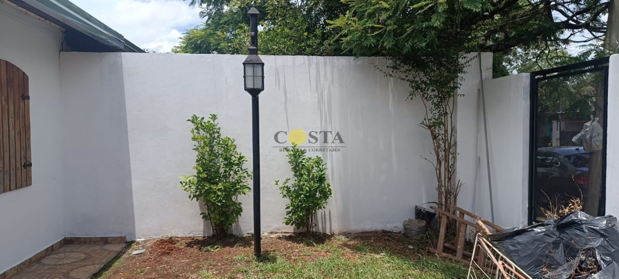 IMPECABLE CASA DE 3 DORMITORIOS C/COCHERA. BARRIO JUDICIAL. POSADAS. MISIONES