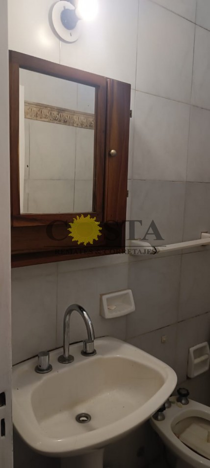 IMPECABLE CASA DE 3 DORMITORIOS C/COCHERA. BARRIO JUDICIAL. POSADAS. MISIONES