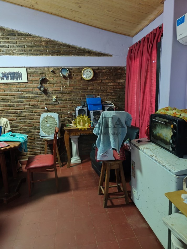 CASA DE 2 DORMITORIOS Y COCHERA A 250,00 MTS. DE COSTANERA. POSADAS. MISIONES