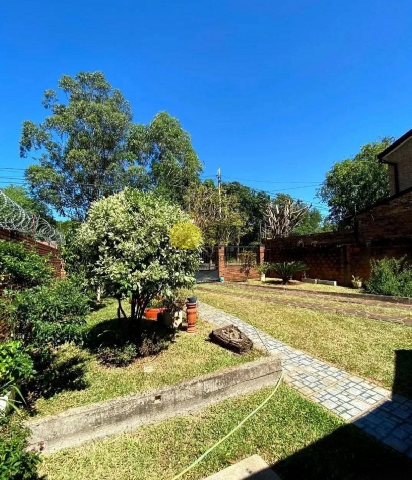 ATRACTIVO CHALET EN AV. LAS HERAS C/ AV. LOPEZ Y PLANES. POSADAS, MISIONES. VENTA