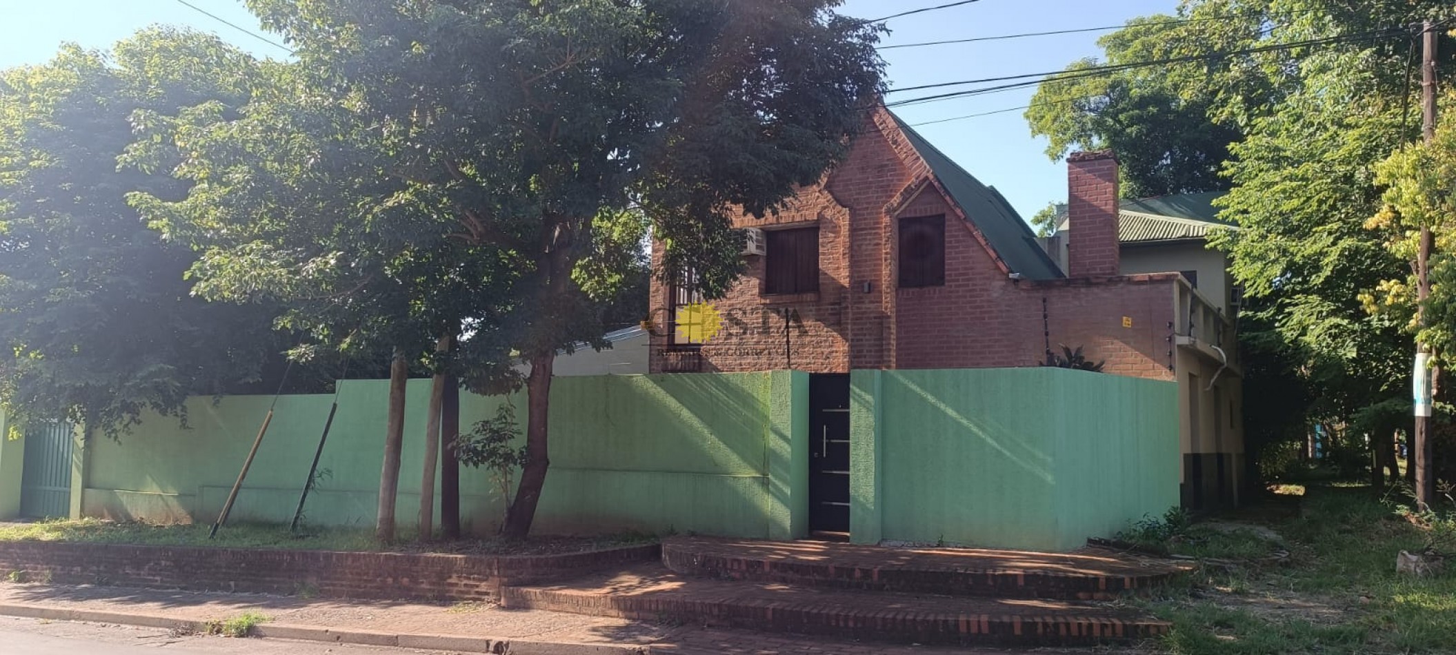  CHALET DE CATEGORIA EN AV. ALMIRANTE BROWN Y LAS HERAS. POSADAS, MISIONES