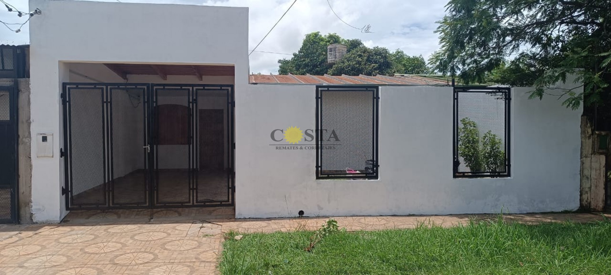 IMPECABLE CASA DE 3 DORMITORIOS C/COCHERA. BARRIO JUDICIAL. POSADAS. MISIONES