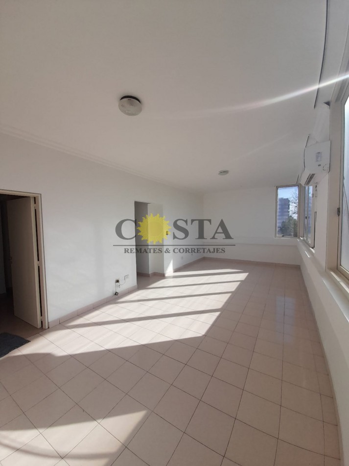 SEMIPISO MICROCENTRICO, S/BOLIVAR. VENTA. POSADAS, MISIONES.